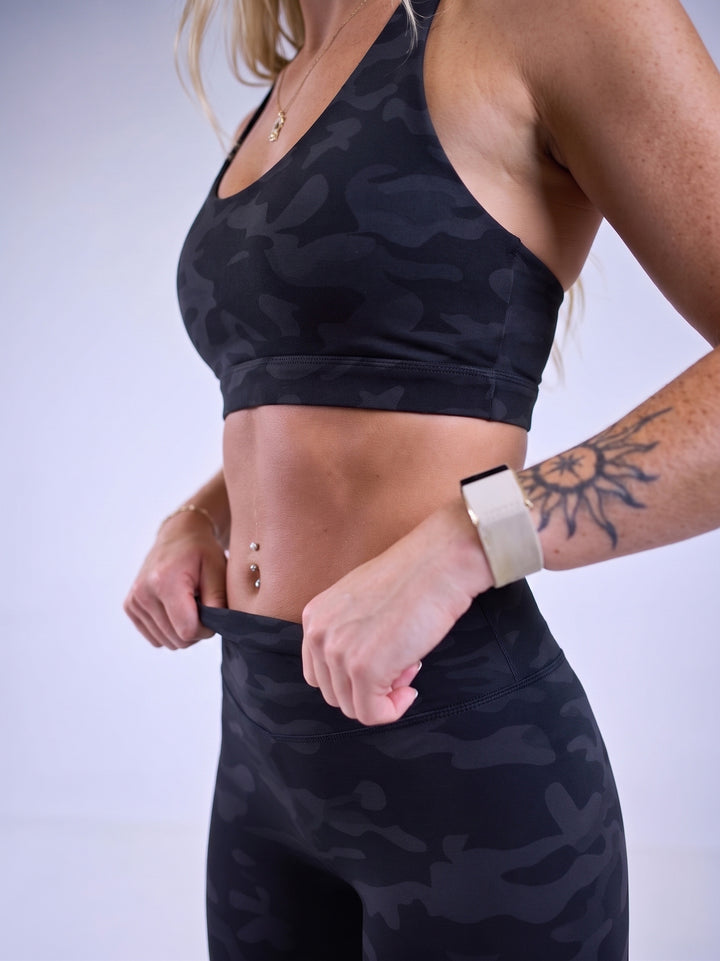 #color_black-camo