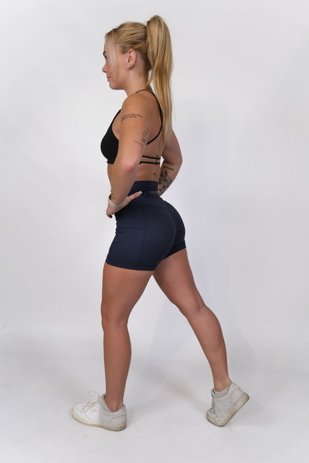 #color_navy