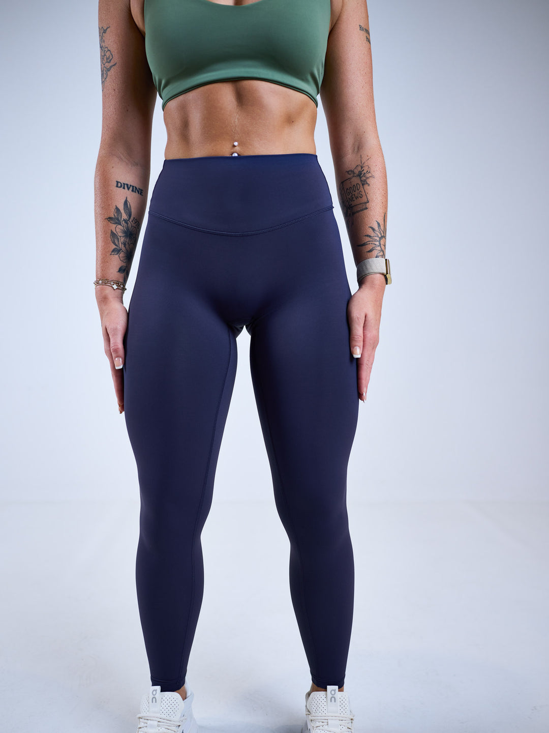 Wild South Apparel Infinity Legging in Sea Navy – squat-proof, pet hair resistant 7/8 leggings – 