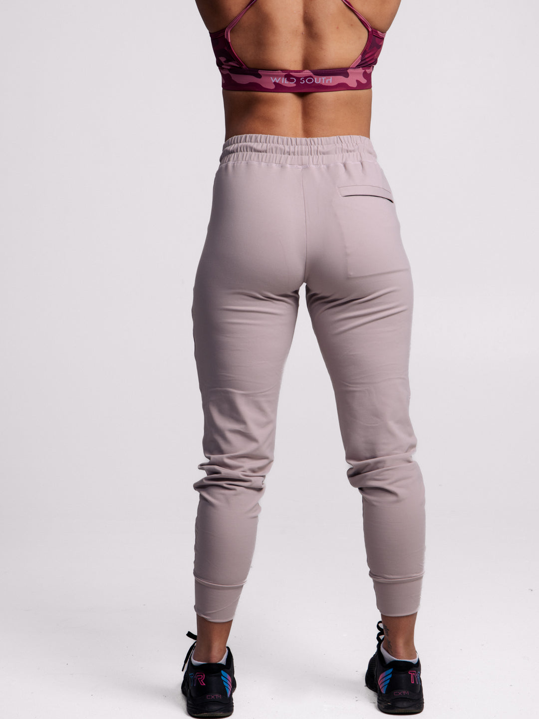 #color_taupe