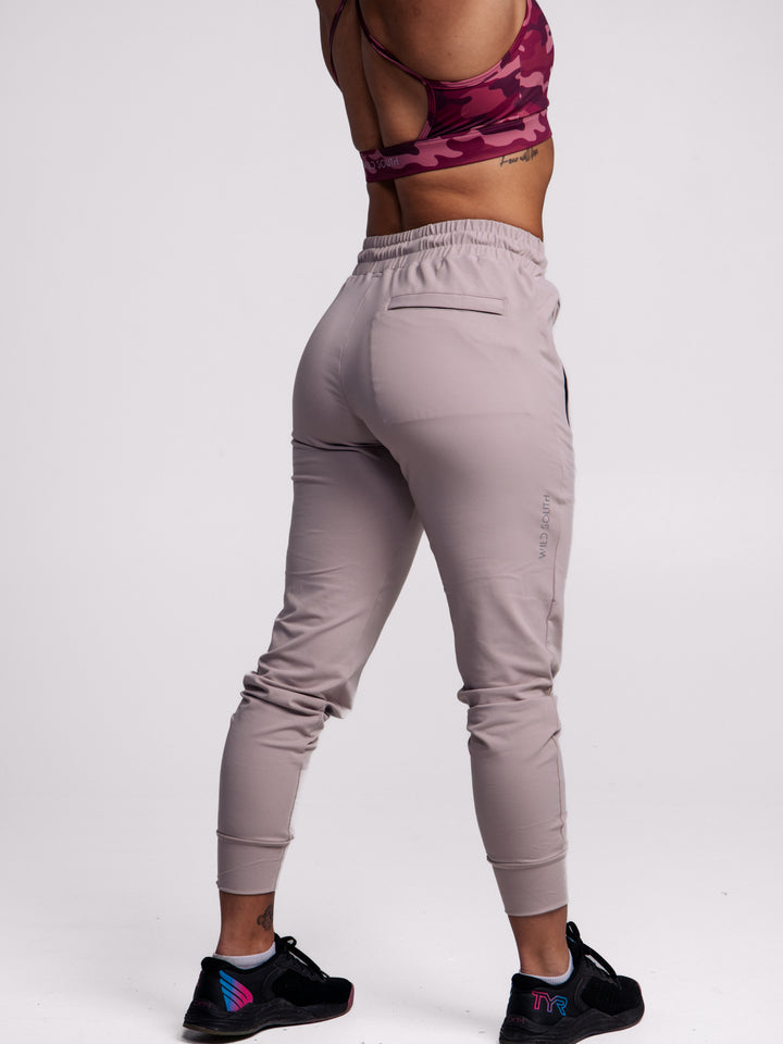 #color_taupe